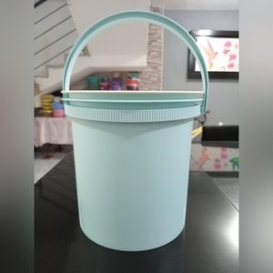Brand new Tupperware extra large cooling bucket
